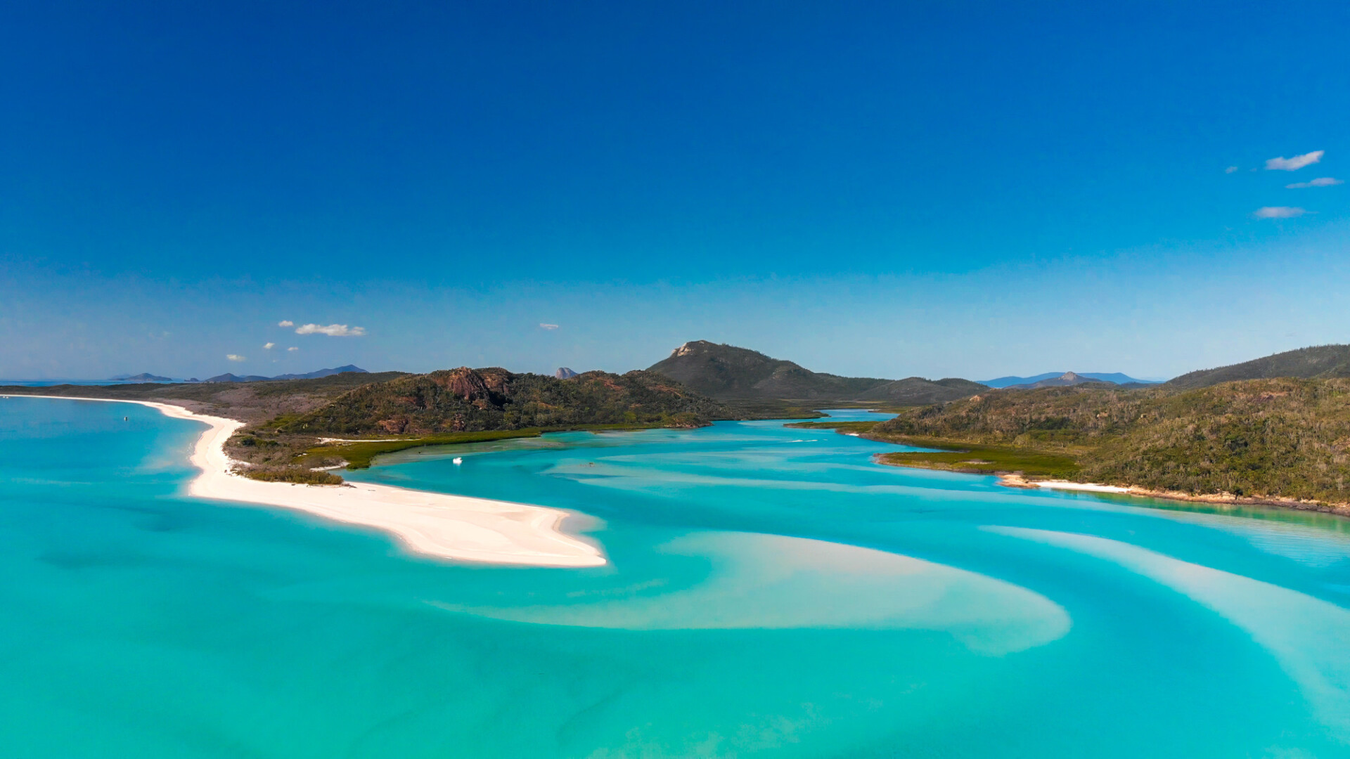 Hill Inlet Lookout. Whitehaven Beach in the Whitsundays, Queensland panoramic aerial view, Australia